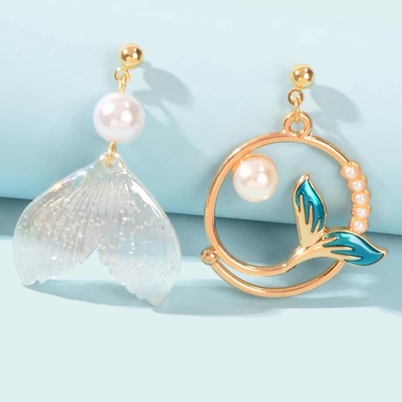 Jewelry - Mermaid Fish Tail Mismatched Charm Drop Earrings